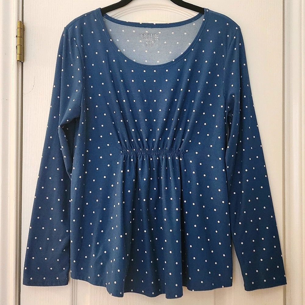 Time and Tru Maternity Top (S)